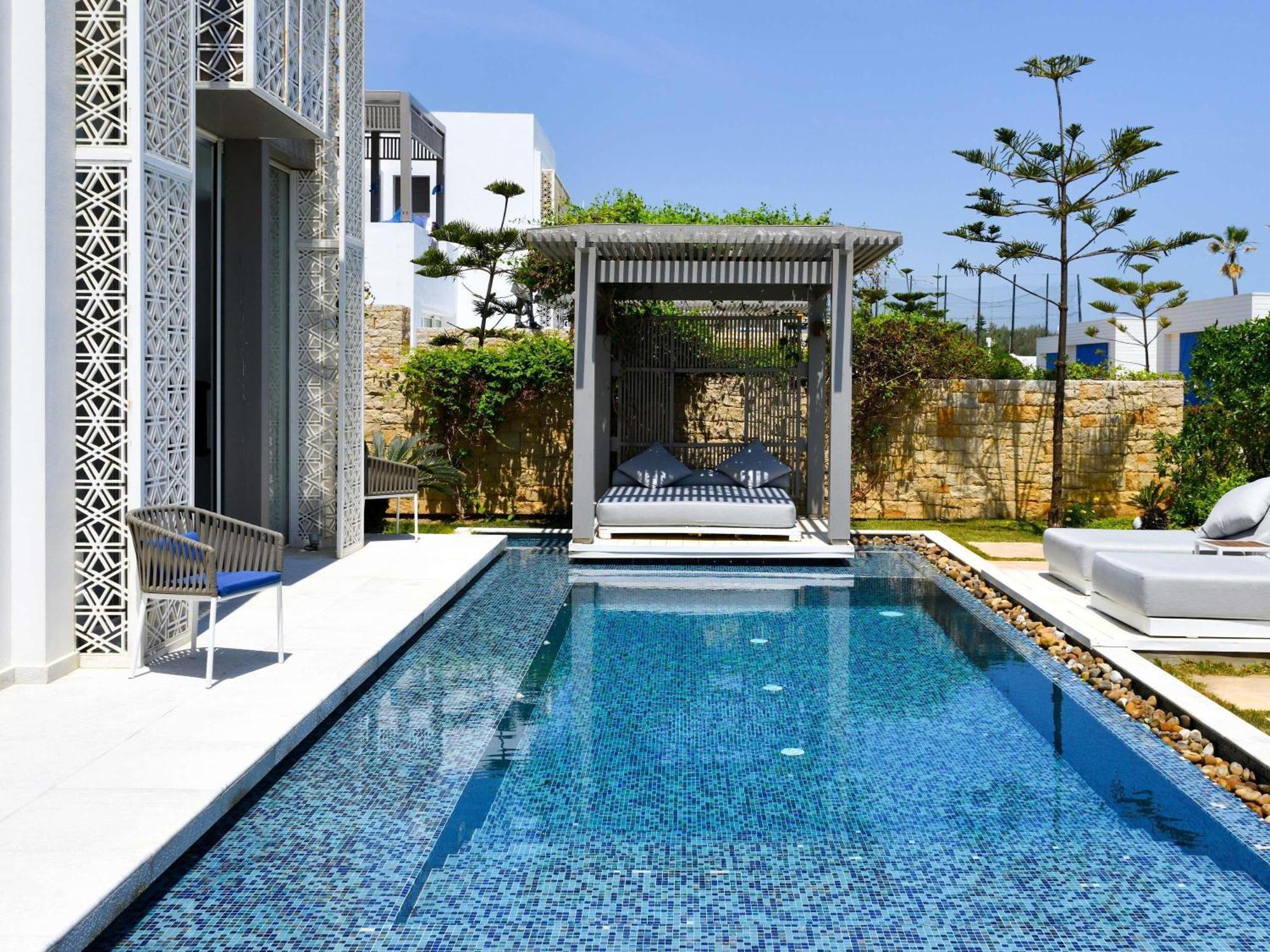 Signature Villa 1 king-size bed 2 twin beds sea view private pool